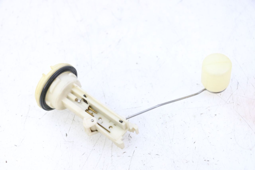 photo de FUEL TANK GAUGE PEUGEOT ELYSTAR 50 (2002 - 2014) - Zoom on usage condition