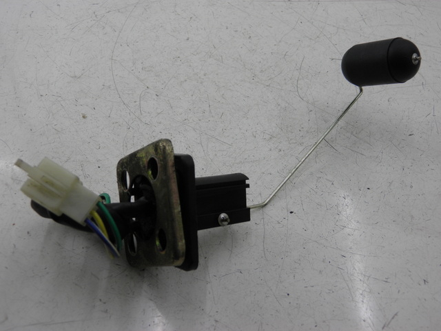 photo de FUEL TANK LEVEL EUROCKA RETRO 50 (2007 - 2014) - Zoom on usage condition