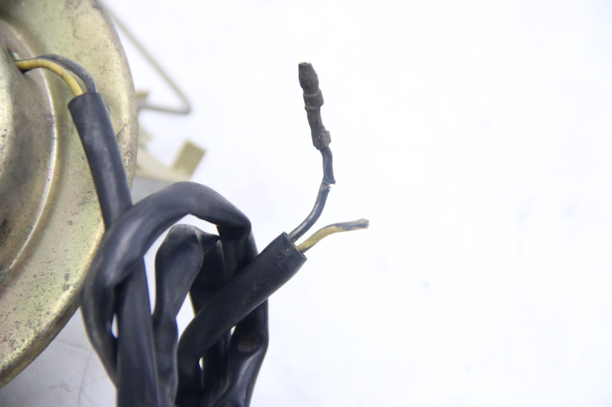 photo de FUEL TANK LEVEL SUZUKI GSX F GSXF 750 (1988 - 1998) - Alternative perspective