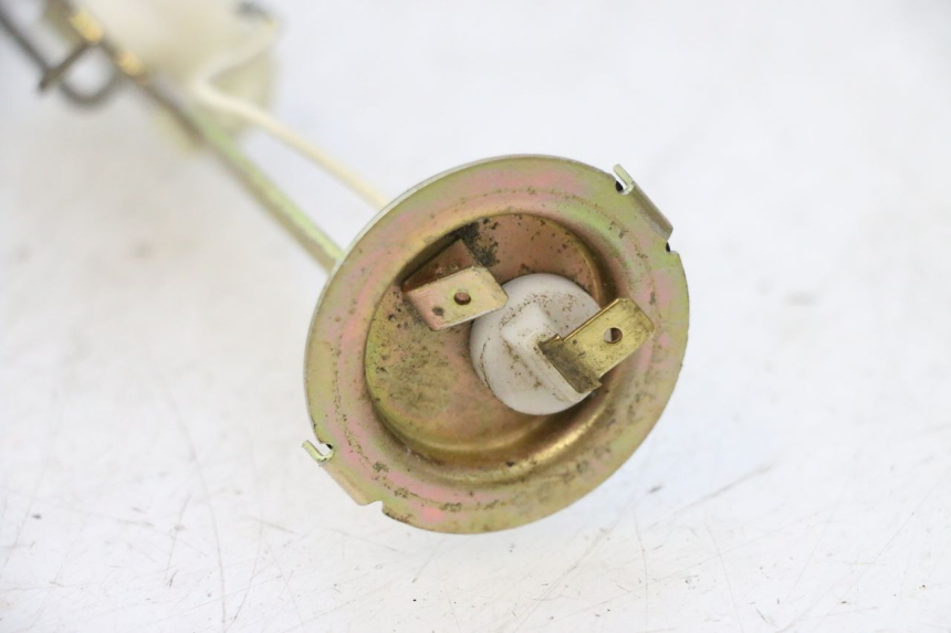photo de FUEL TANK LEVEL MBK MACH G AC 50 (2002 - 2014) - Technical close-up