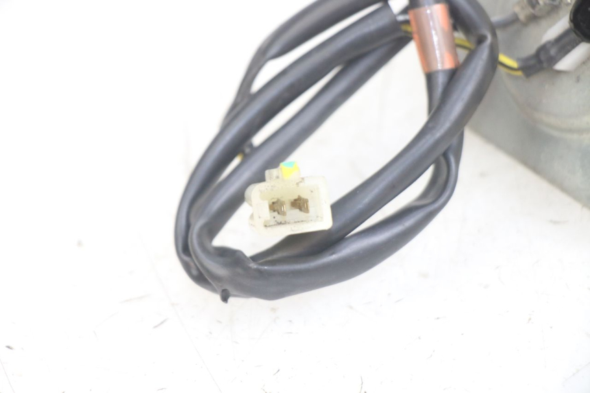 photo de FUEL TANK GAUGE PIAGGIO MEDLEY 125 (2016 - 2023) - Alternative perspective