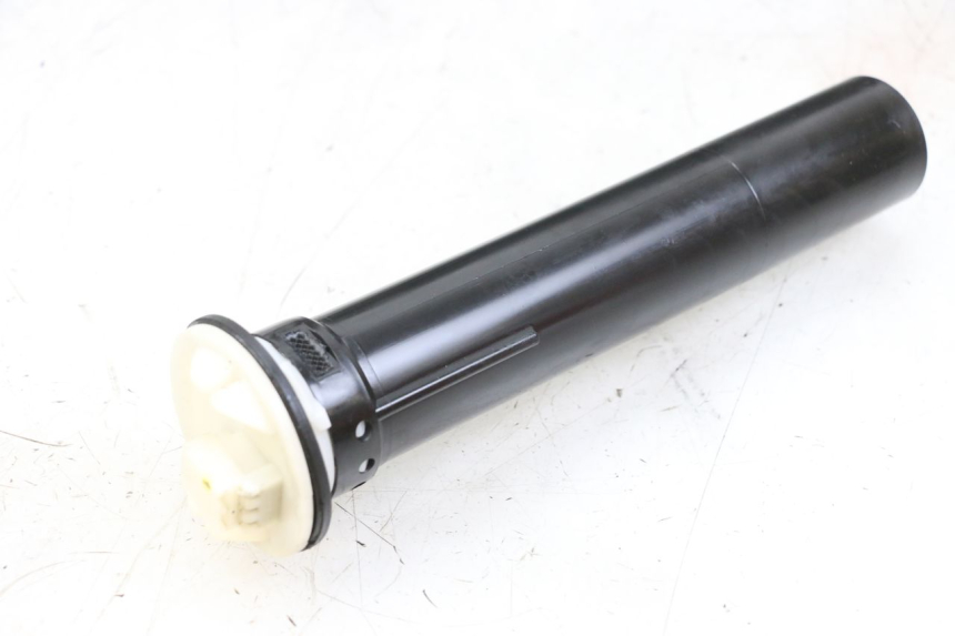 photo de FUEL TANK GAUGE PIAGGIO MP3 LT 400 (2007 - 2012) - Alternative perspective