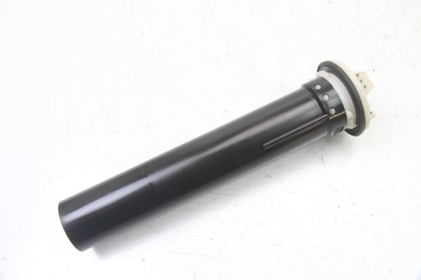 photo de FUEL TANK GAUGE PIAGGIO MP3 LT 400 (2007 - 2012) - Alternative perspective