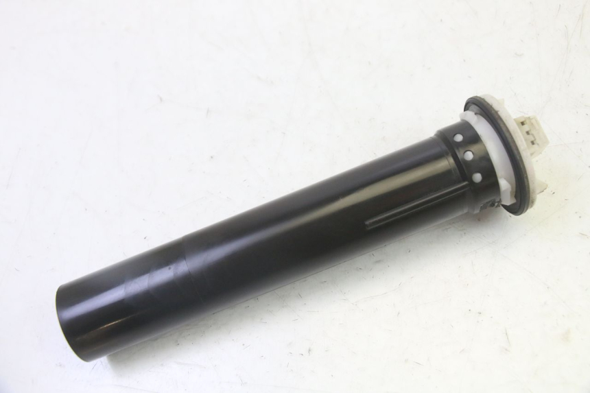 photo de FUEL TANK GAUGE PIAGGIO MP3 LT 300 (2010 - 2016) - Alternative perspective