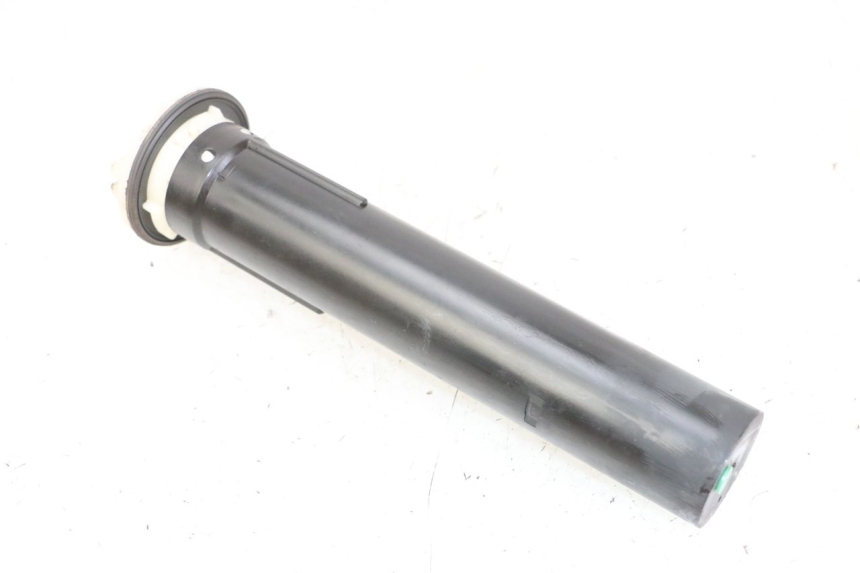 photo de FUEL TANK LEVEL PIAGGIO MP3 125 (2006 - 2014) - Fixing points details