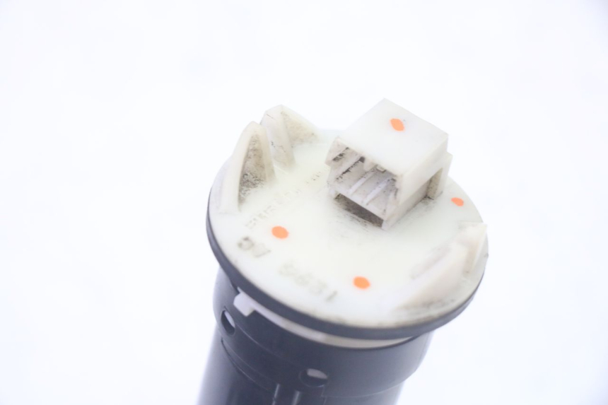 photo de FUEL TANK LEVEL PEUGEOT SATELIS 125 (2006 - 2009) - Zoom on usage condition
