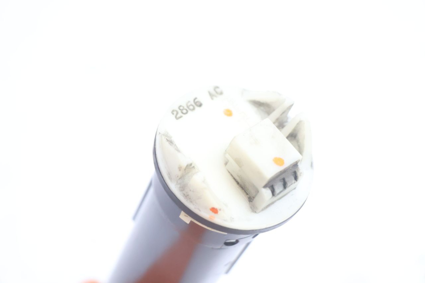 photo de FUEL TANK LEVEL PEUGEOT SATELIS 125 (2006 - 2009) - Zoom on usage condition