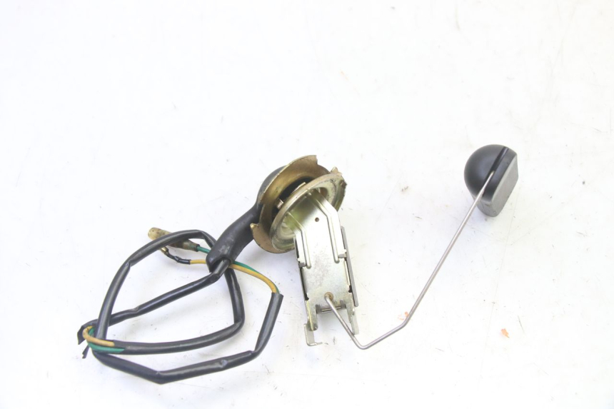 photo de FUEL TANK GAUGE PEUGEOT SPEEDAKE 50 (1995 - 1997) - Zoom on usage condition