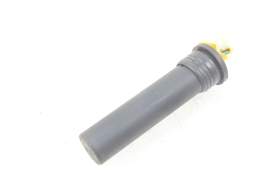 photo de FUEL TANK GAUGE MBK STUNT NAKED 50 (2004 - 2018) - Zoom on usage condition