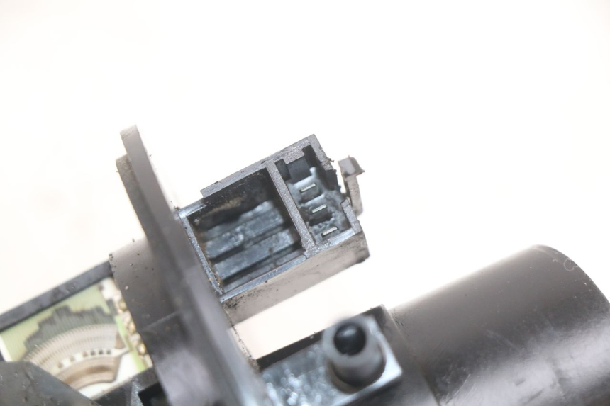 photo de FUEL TANK GAUGE PEUGEOT SV 125 (1991 - 1994) - Alternative perspective