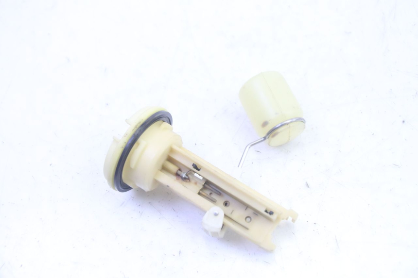 photo de FUEL TANK LEVEL PEUGEOT VIVACITY 100 (1999 - 2008) - Zoom on usage condition