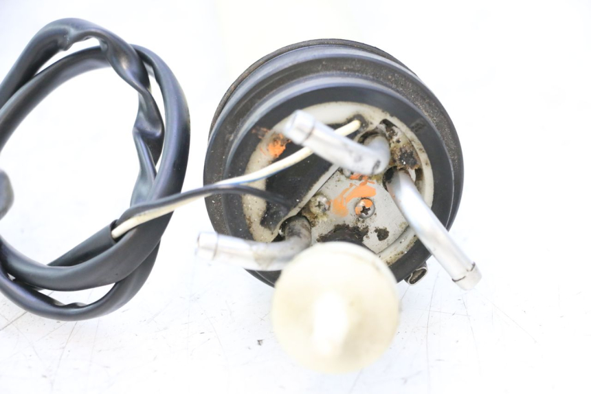 photo de FUEL TANK LEVEL YAMAHA WAVE RUNNER GP R 1200 (2000 - 2003) - Technical close-up