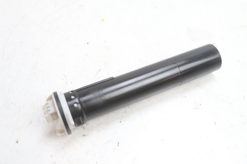 photo de FUEL TANK LEVEL YAMAHA X-MAX XMAX 125 (2010 - 2013) - Technical close-up
