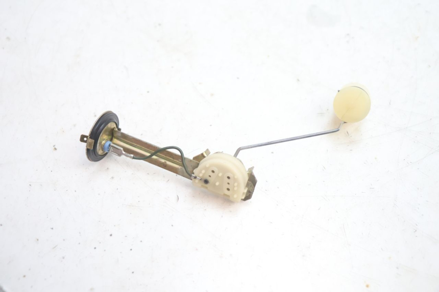 photo de FUEL TANK LEVEL YAMAHA YP MAJESTY 125 (2002 - 2006) - Surface and material condition
