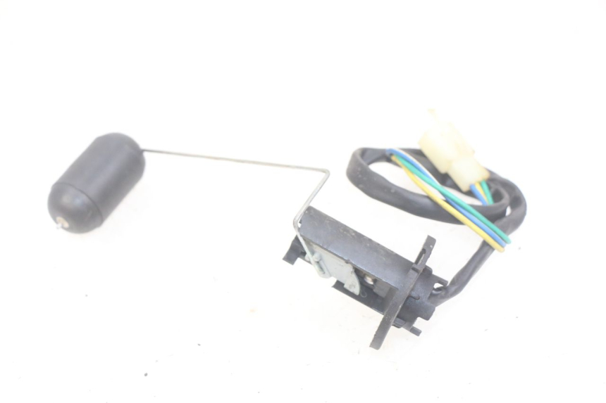 photo de FUEL TANK GAUGE YIYING YY125T 125 (2006 - 2014) - Alternative perspective