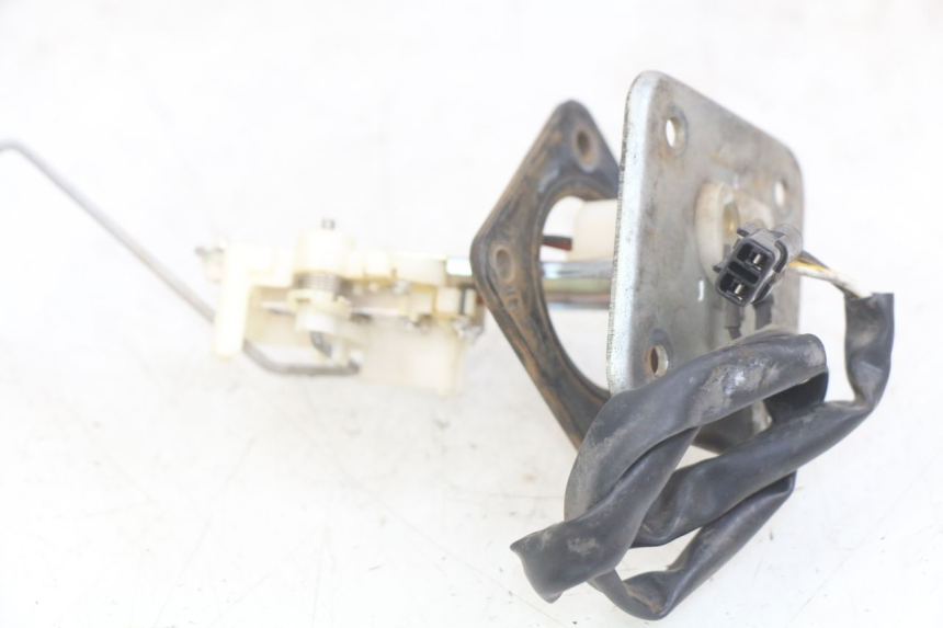 photo de FUEL TANK GAUGE KAWASAKI Z 750 (2007 - 2013) - Alternative perspective