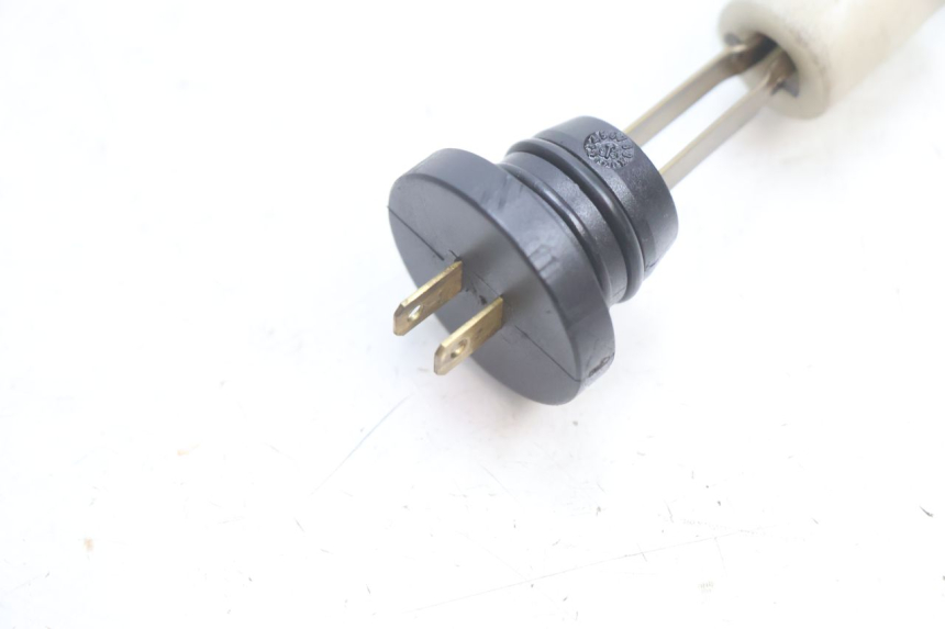 photo de OIL RESERVOIR DIPSTICK PEUGEOT BUXY 50 (1993 - 1998) - Component detail