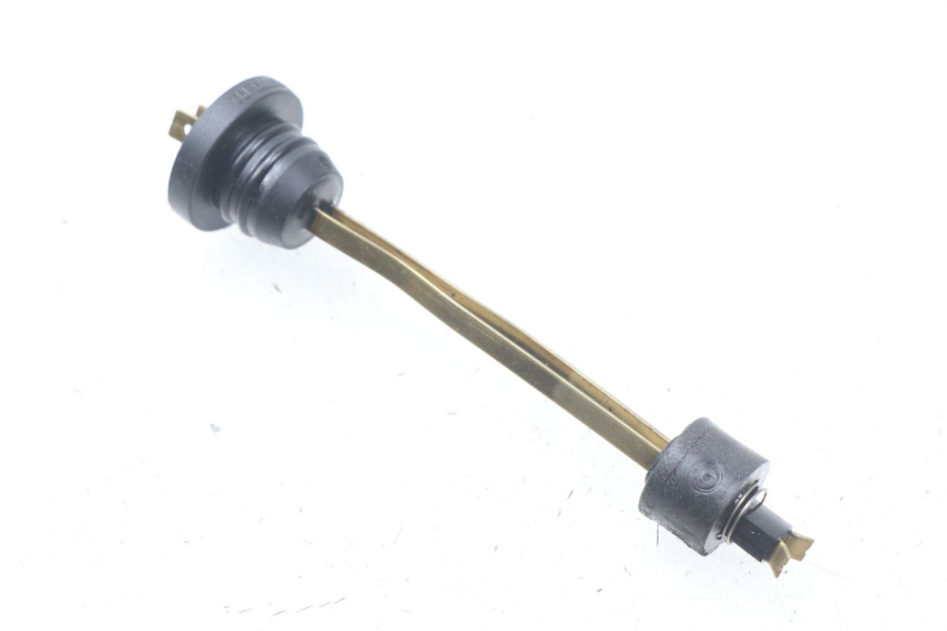 photo de OIL RESERVOIR DIPSTICK PEUGEOT CITYSTAR 50 (2013 - 2017) - Zoom on usage condition