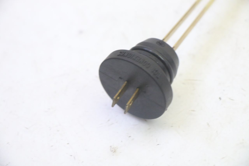 photo de OIL RESERVOIR DIPSTICK PEUGEOT CITYSTAR 50 (2013 - 2017) - Zoom on usage condition