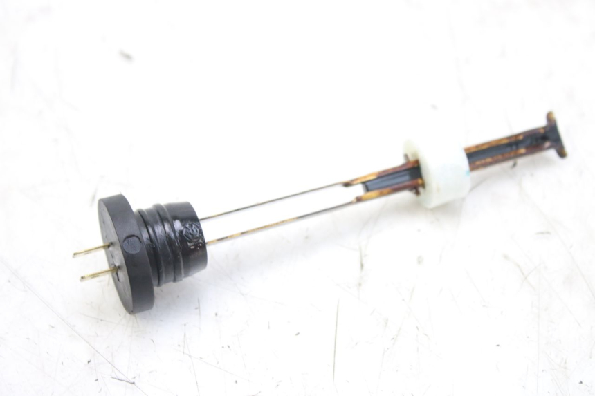 photo de OIL TANK DIPSTICK PEUGEOT ELYSTAR 50 (2002 - 2014) - Zoom on usage condition