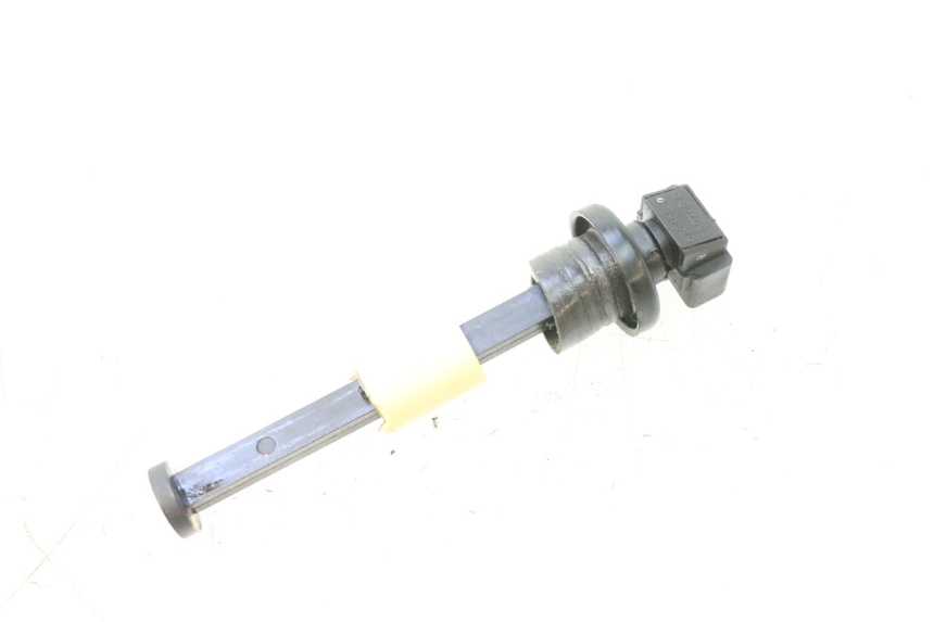 photo de OIL TANK DIPSTICK PIAGGIO FLY 2T 50 (2004 - 2017) - Zoom on usage condition