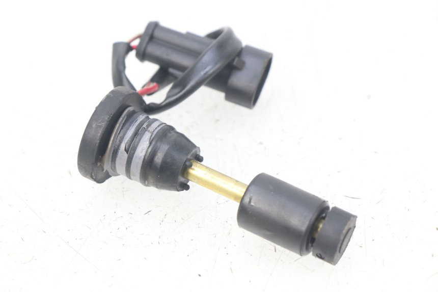 photo de OIL RESERVOIR DIPSTICK RIDE KALLIO 50 (2010 - 2019) - Zoom on usage condition