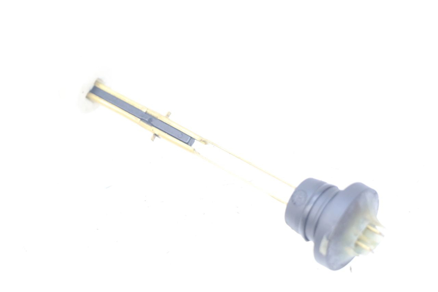 photo de OIL TANK DIPSTICK PEUGEOT LUDIX 50 (2008 - 2017) - Zoom on usage condition