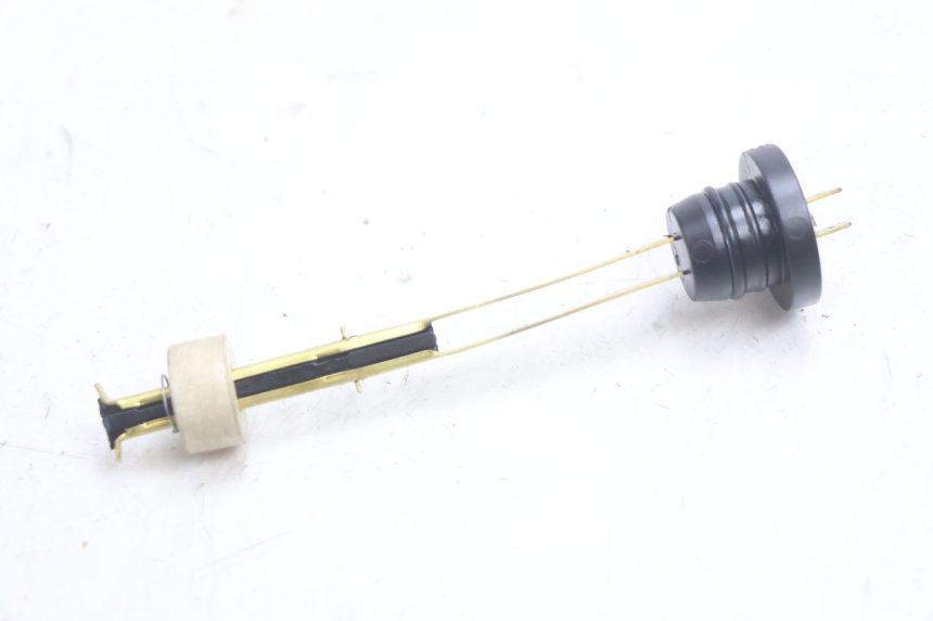 photo de OIL TANK DIPSTICK PEUGEOT LUDIX SNAKE 2T 50 (2004 - 2014) - Alternative perspective