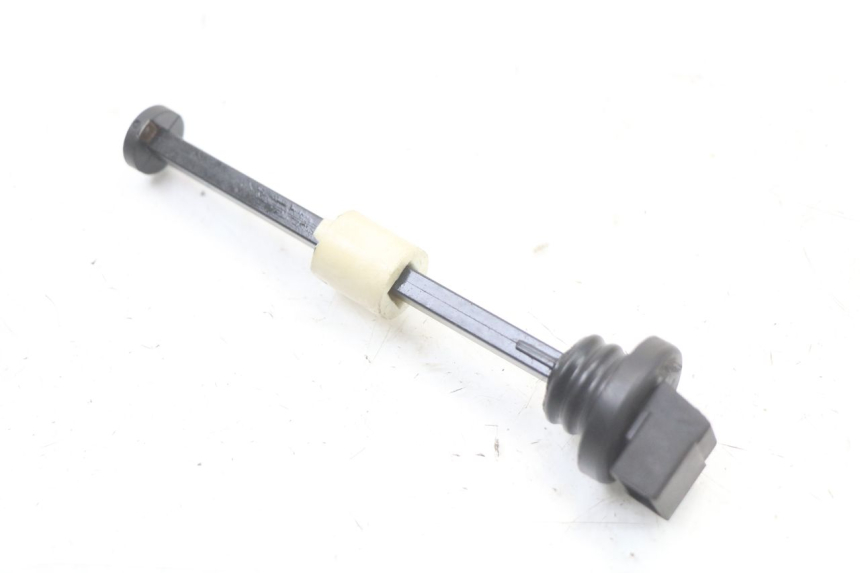 photo de OIL TANK DIPSTICK PIAGGIO VESPA LX 2T 50 (2005 - 2013) - Zoom on usage condition