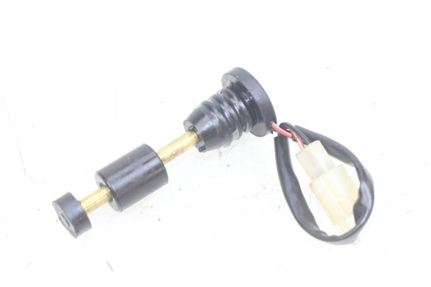 photo de OIL RESERVOIR DIPSTICK RIDE RACE 2T 50 (2012 - 2017) - Alternative perspective