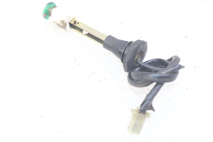 photo de OIL RESERVOIR DIPSTICK SUZUKI SMX SUPERMOTARD 50 (1996 - 2001) - Zoom on usage condition