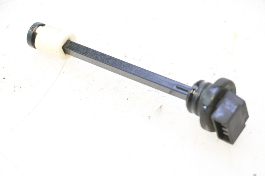 photo de OIL TANK DIPSTICK PIAGGIO VESPA LX 2T 50 (2005 - 2013) - Alternative perspective