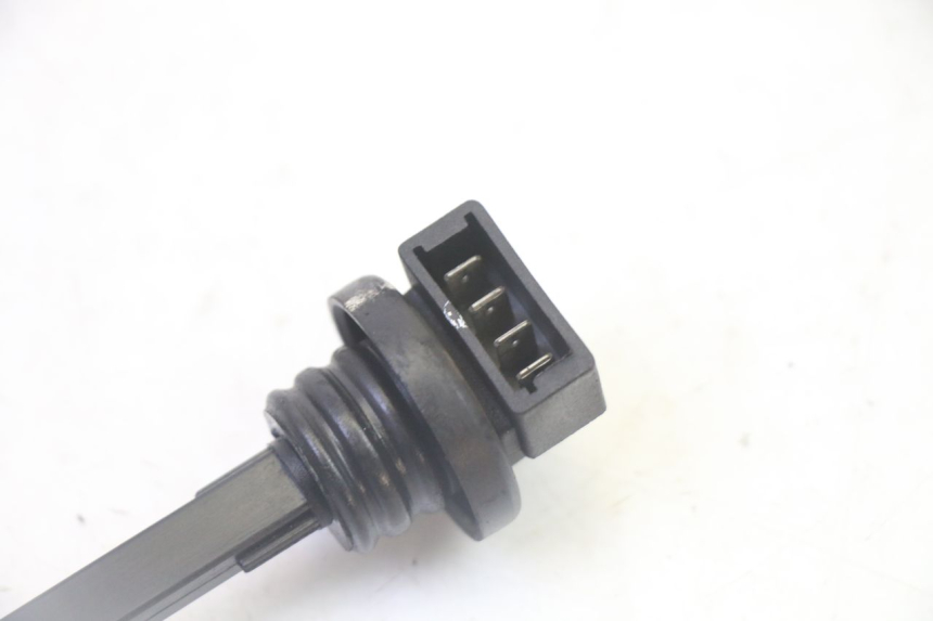 photo de OIL RESERVOIR DIPSTICK PIAGGIO VESPA S 2T 50 (2007 - 2014) - Component detail