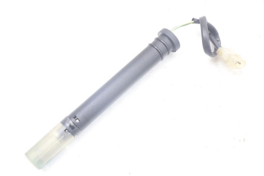 photo de OIL RESERVOIR DIPSTICK PEUGEOT XP6 50 (1997 - 2003) - Component detail