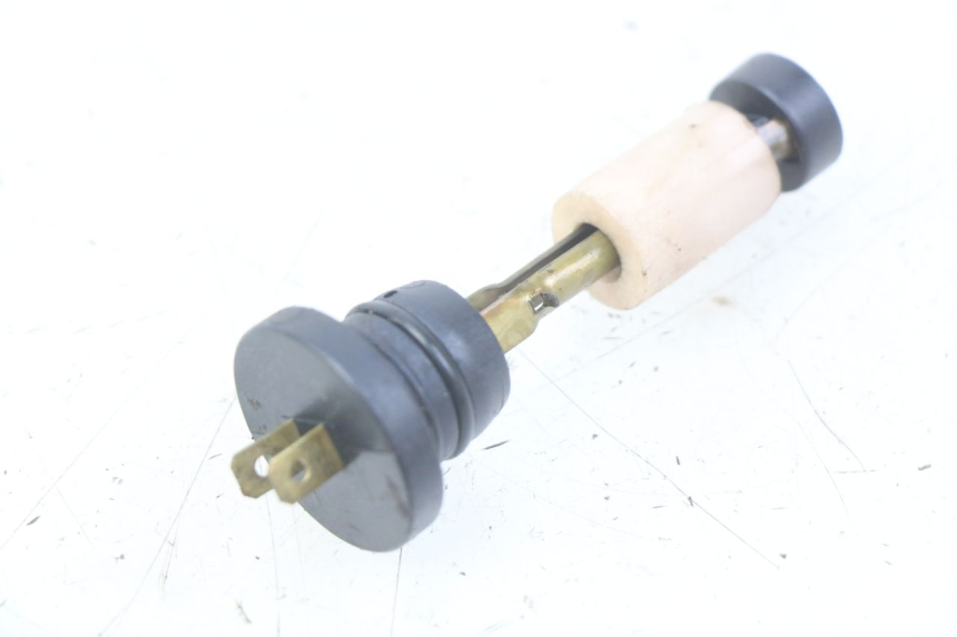 photo de OIL RESERVOIR DIPSTICK PEUGEOT ZENITH 50 (1994 - 1999) - Component detail