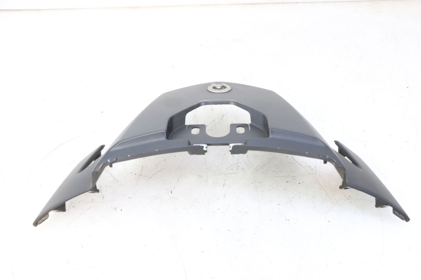 photo de REAR MIDDLE PANEL QUADRO 4 4D 350 (2015 - 2018) - Fixing points details