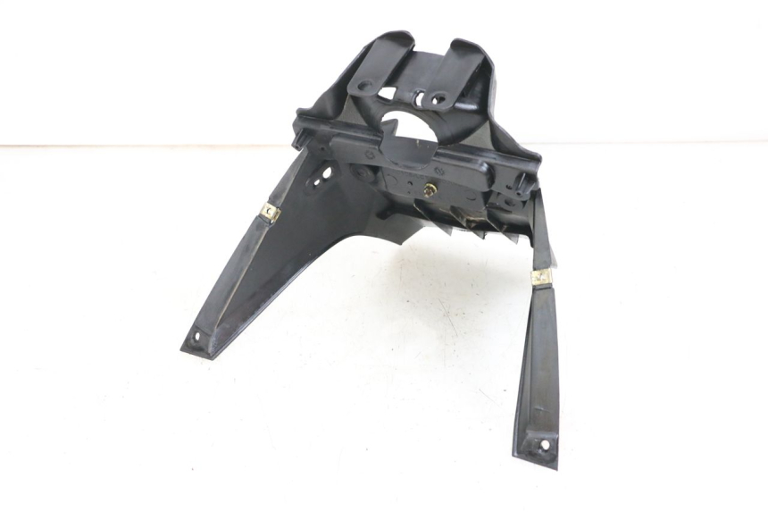 photo de REAR MIDDLE PANEL KYMCO AGILITY PREMIUM 50 (2007 - 2010) - Alternative perspective