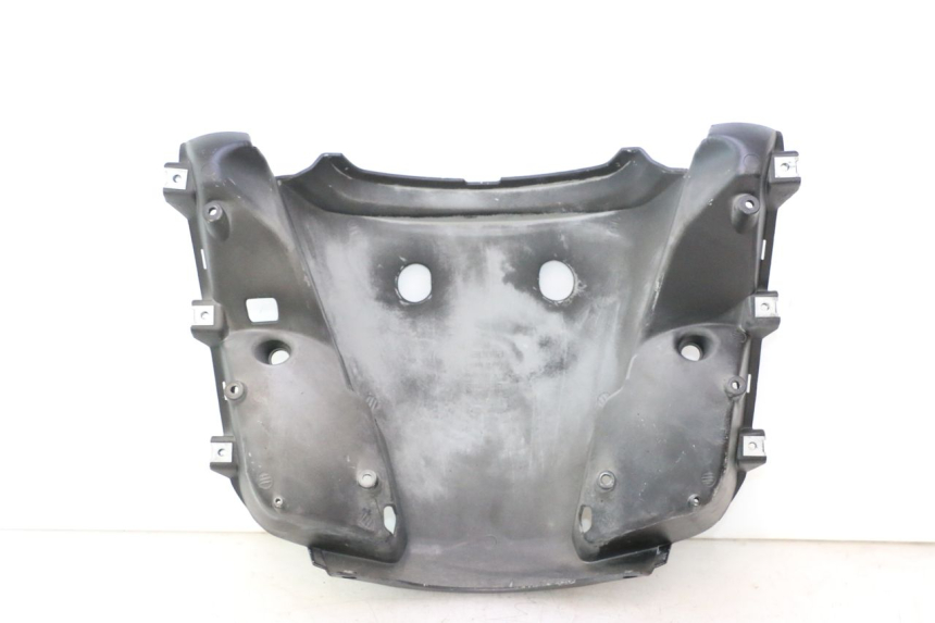 photo de REAR MIDDLE PANEL APRILIA ATLANTIC S 125 (2010 - 2013) - Fixing points details