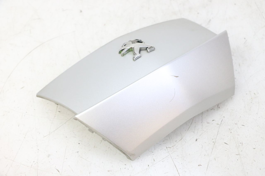 photo de REAR FAIRING JUNCTION PEUGEOT CITYSTAR 50 (2013 - 2017) - Technical close-up