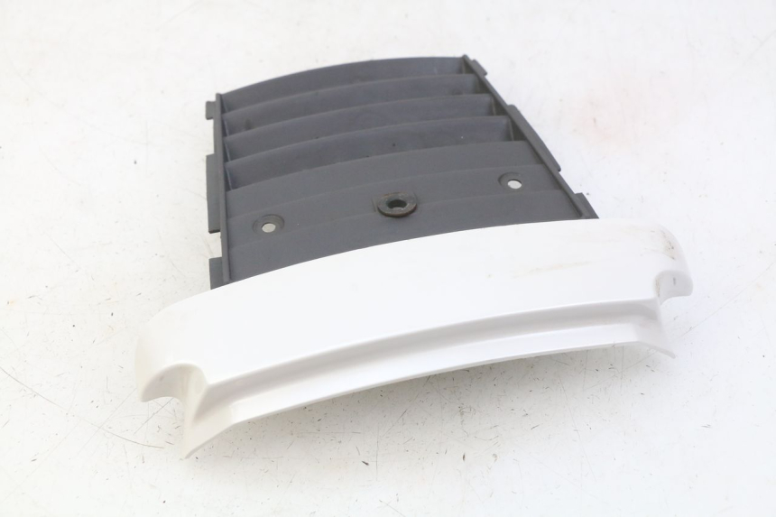 photo de REAR FAIRING JUNCTION SUZUKI CP 80 (1985 - 1996) - Technical close-up