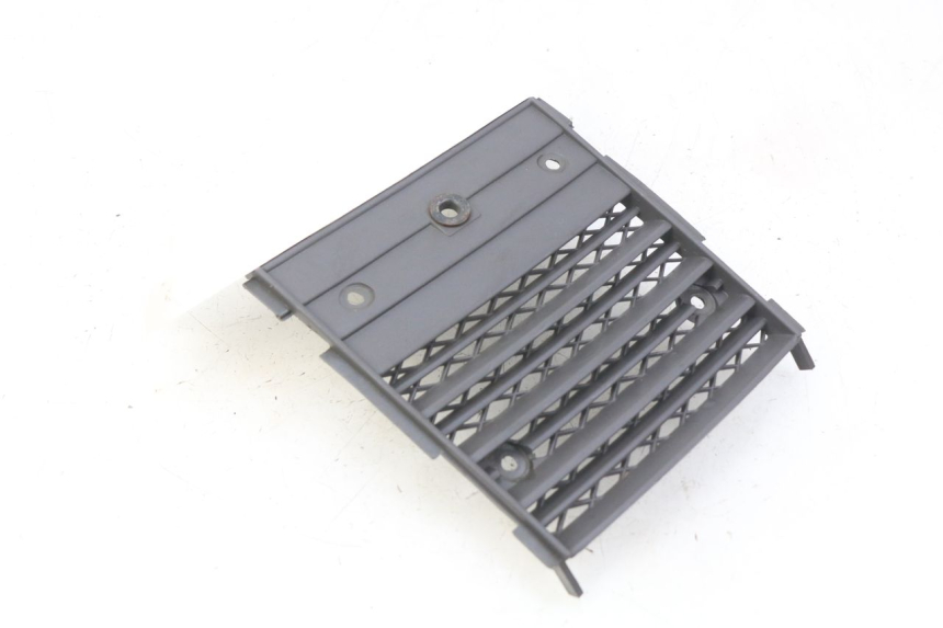 photo de REAR FAIRING JUNCTION SUZUKI CP 80 (1985 - 1996) - Fixing points details