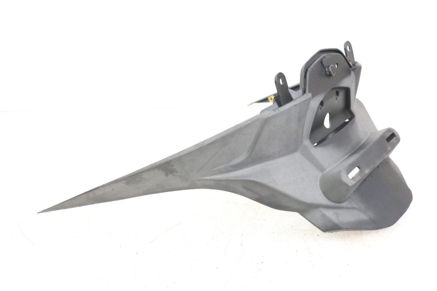 photo de REAR FAIRING JUNCTION KYMCO DINK STREET ABS 125 (2011 - 2018) - Technical close-up