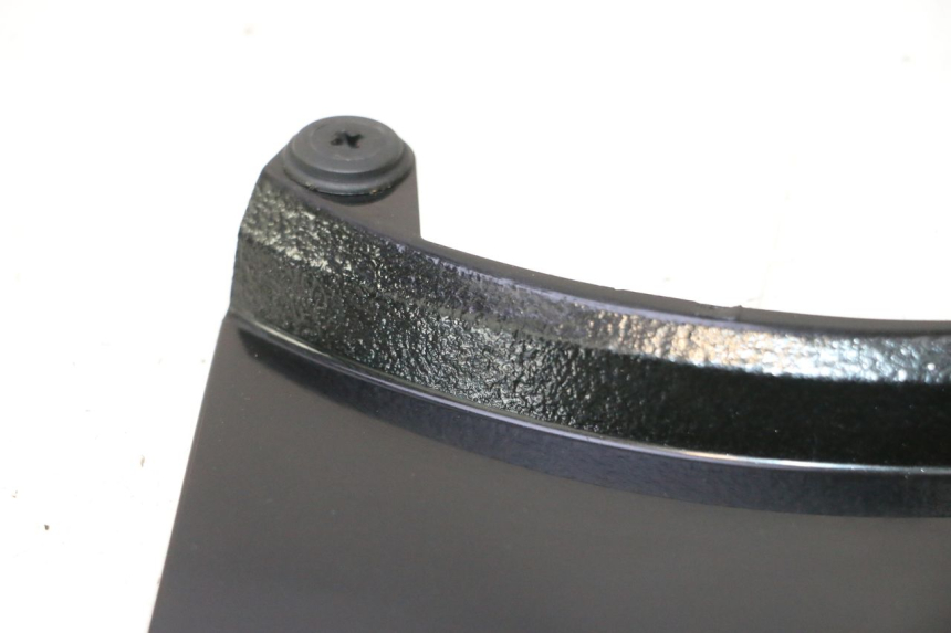 photo de REAR MIDDLE PANEL KAWASAKI ER-6 ER6 N 650 (2005 - 2009) - Fixing points details
