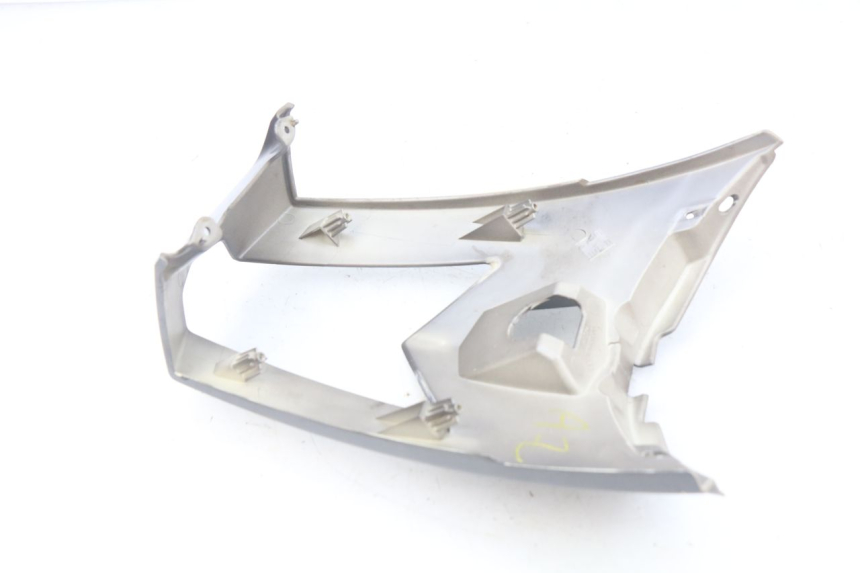 photo de REAR FAIRING JUNCTION PEUGEOT GEOPOLIS 400 (2007 - 2013) - Component detail