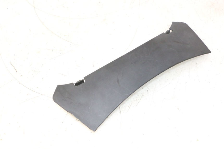 photo de REAR MIDDLE PANEL GILERA GP 800 (2007 - 2013) - Component detail