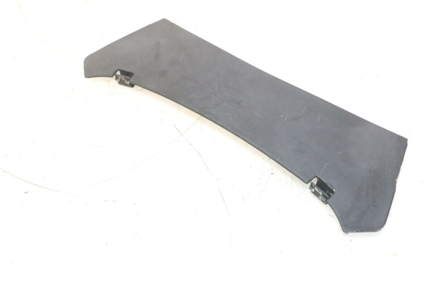 photo de REAR MIDDLE PANEL GILERA GP 800 (2007 - 2013) - Zoom on usage condition