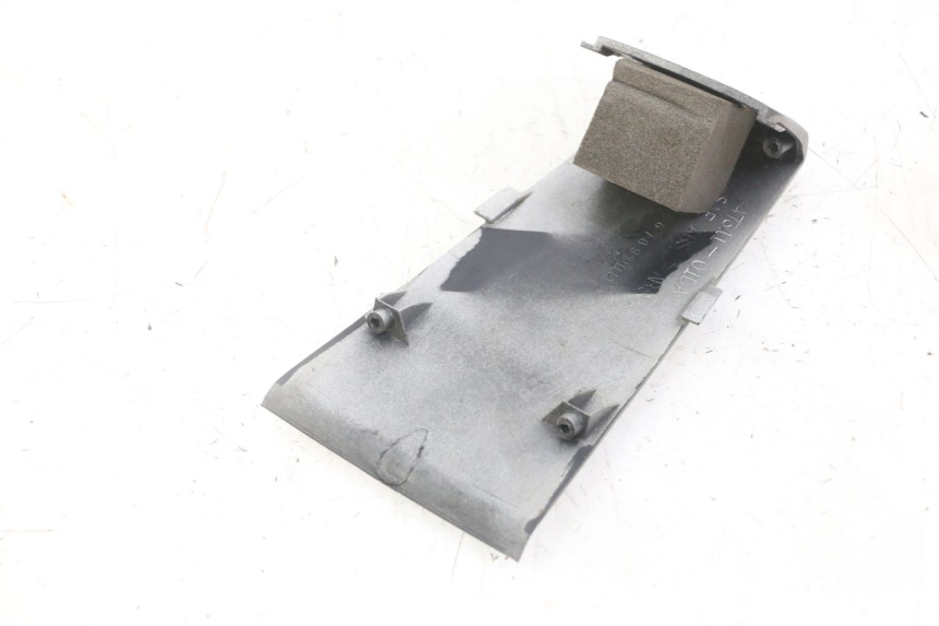 photo de REAR MIDDLE PANEL SUZUKI GS GSE 500 (2001 - 2003) - Zoom on usage condition