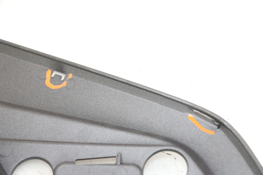 photo de REAR MIDDLE PANEL HONDA PCX (JF57/JF64) 125 (2014 - 2018) - Product overview