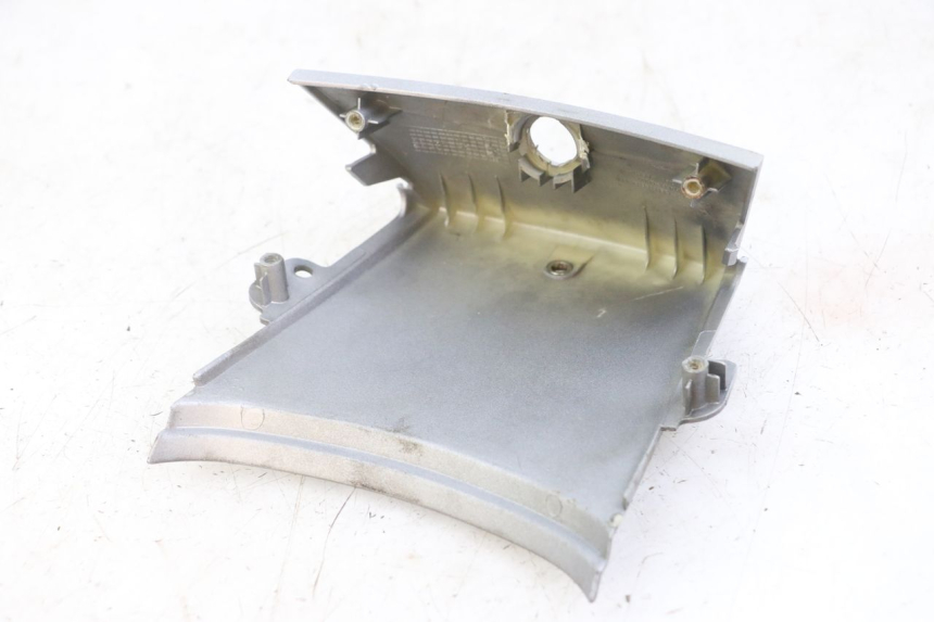 photo de REAR FAIRING JUNCTION HONDA SCV LEAD 100 (2003 - 2007) - Fixing points details