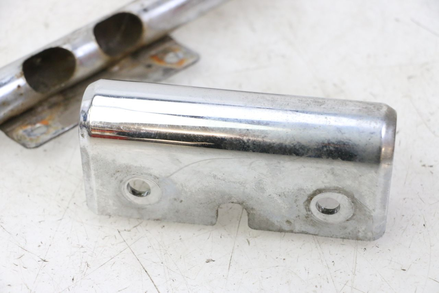 photo de REAR LOWER MIDDLE PANEL HYOSUNG GV AQUILA 125 (2000 - 2009) - Zoom on usage condition